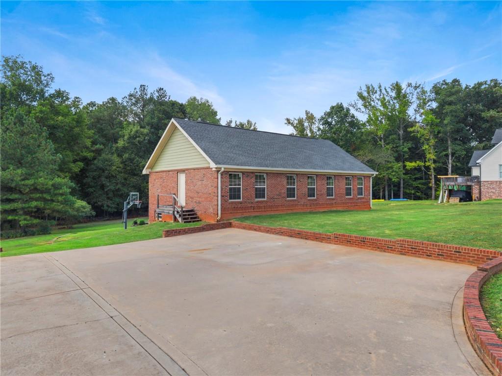 70 Line Drive Property Photo 66