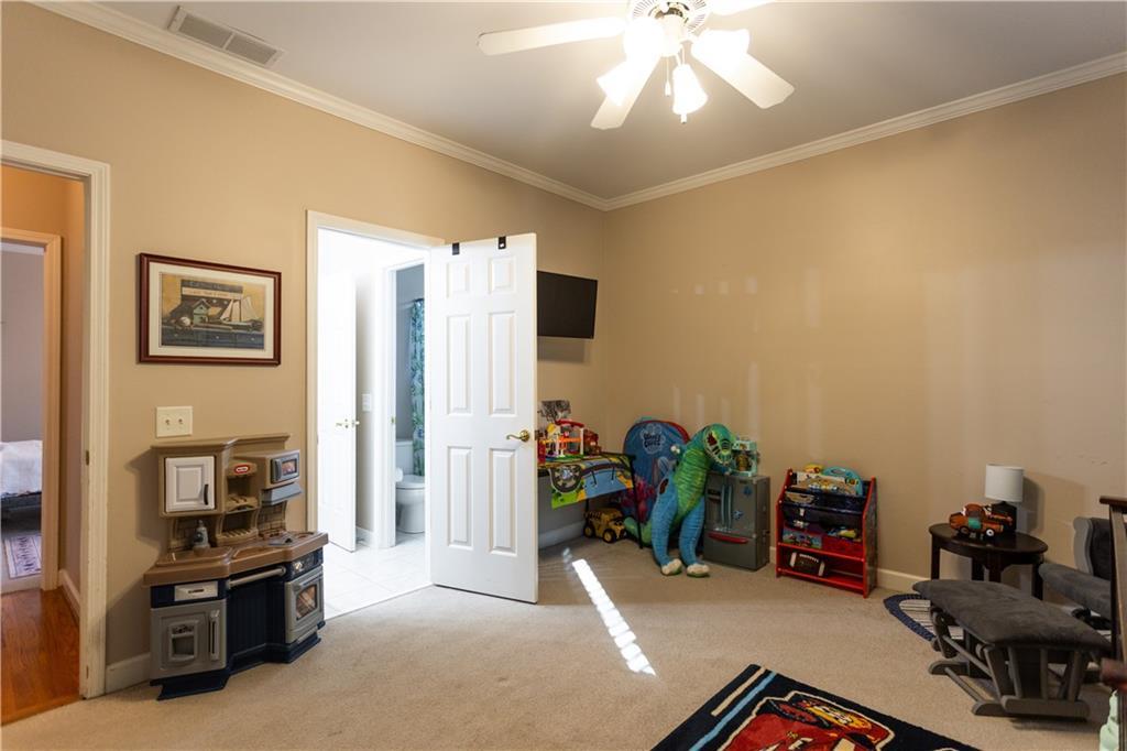 931 Providence Lane Property Photo 14