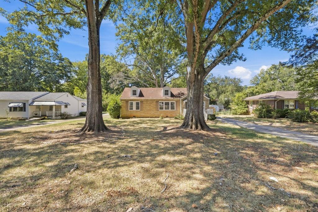 313 Glen Iris Drive Property Photo 2