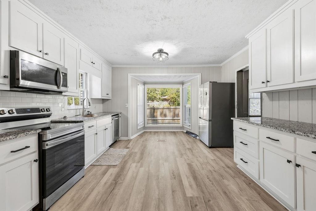 313 Glen Iris Drive Property Photo 3