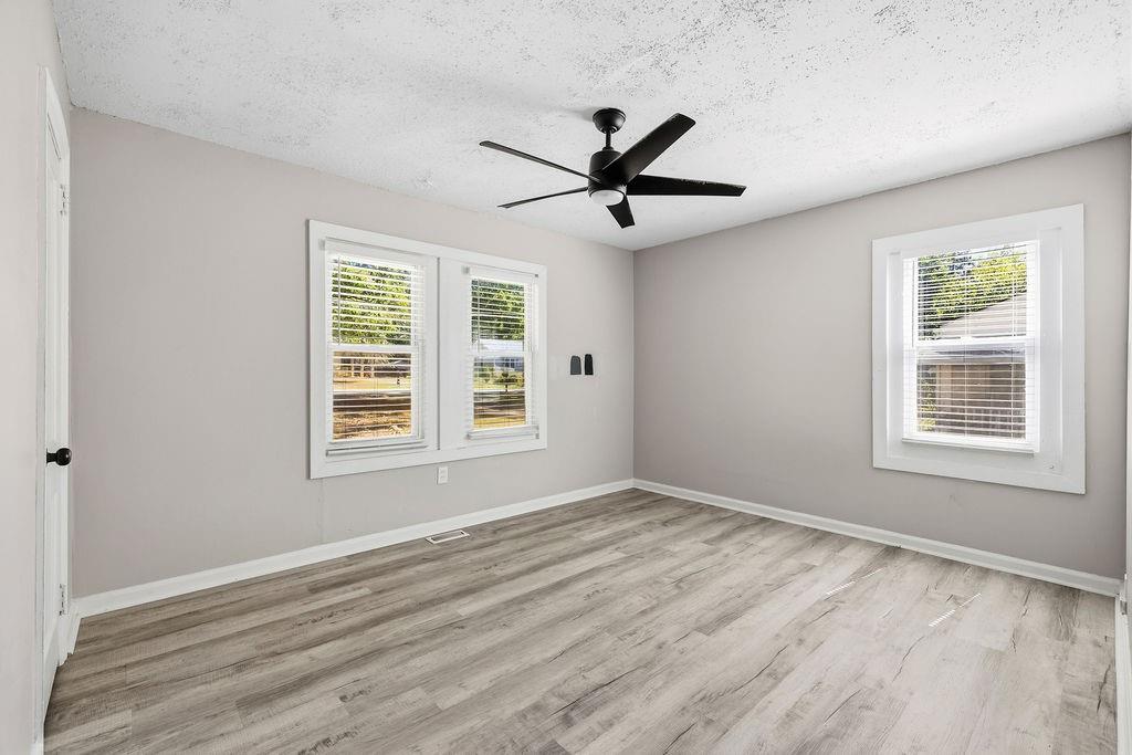 313 Glen Iris Drive Property Photo 12