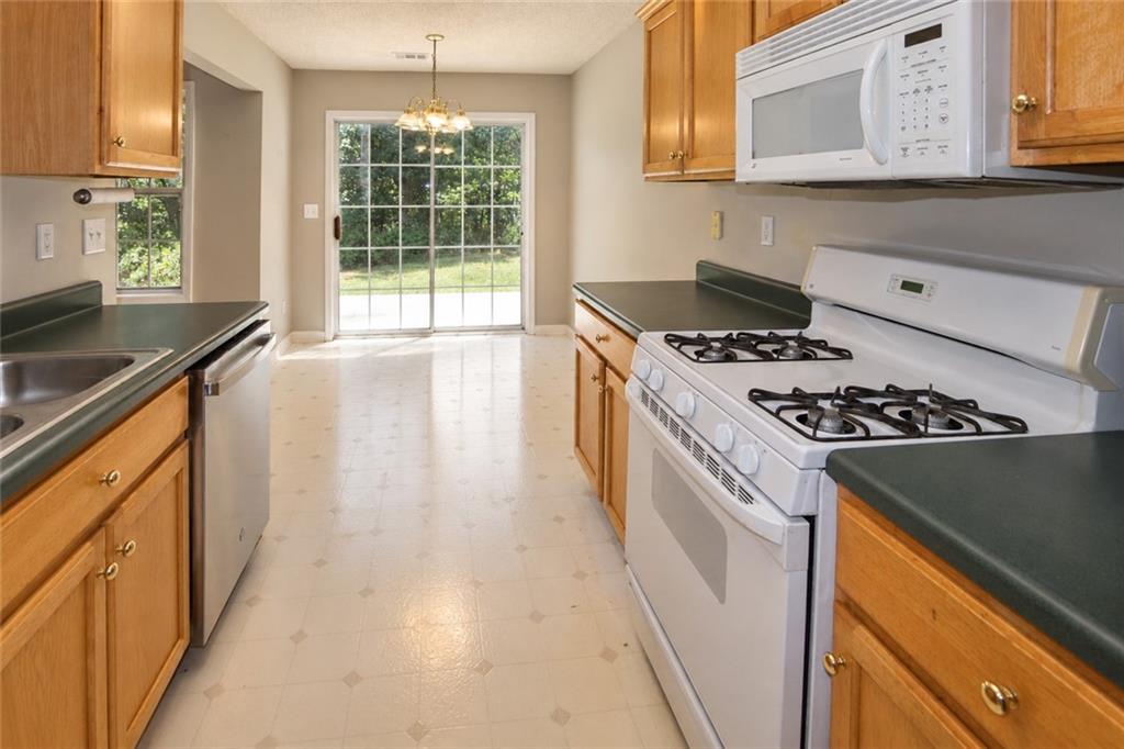 227 Westwind Drive Property Photo 8