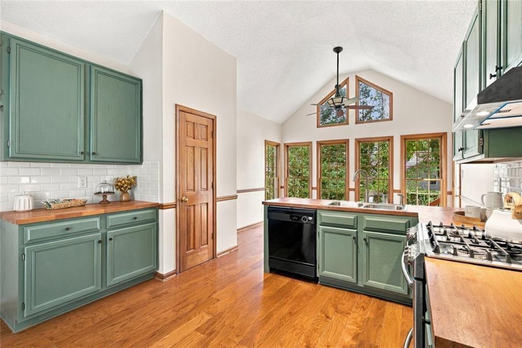 3370 Stone Path Way Property Photo 10