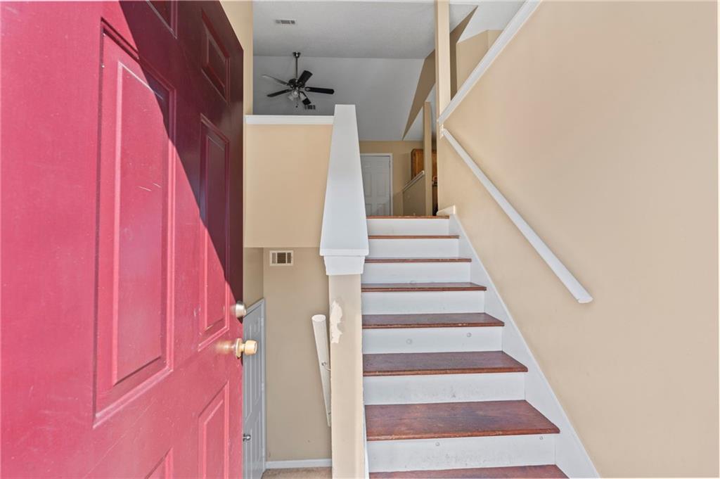 6880 Silver Maple Drive Property Photo 2