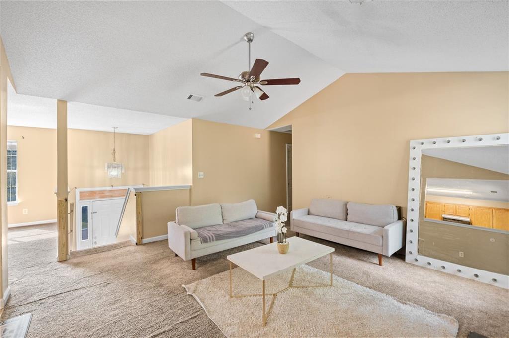 6880 Silver Maple Drive Property Photo 7