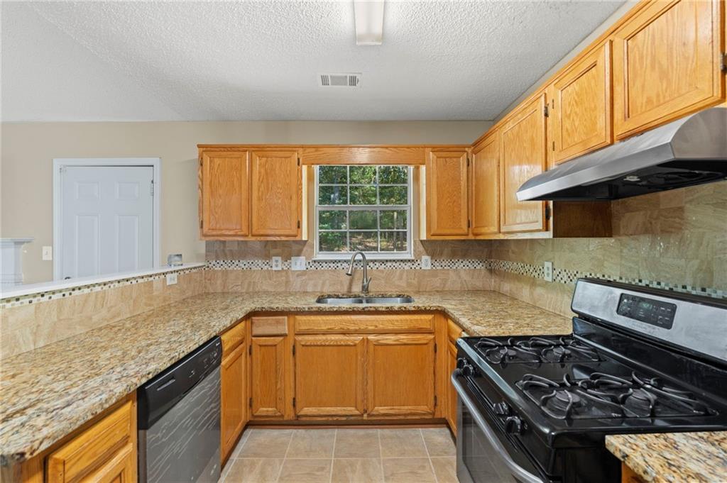 6880 Silver Maple Drive Property Photo 11
