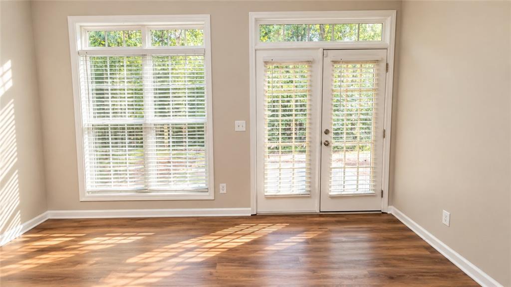 6276 Colonial View Property Photo 9
