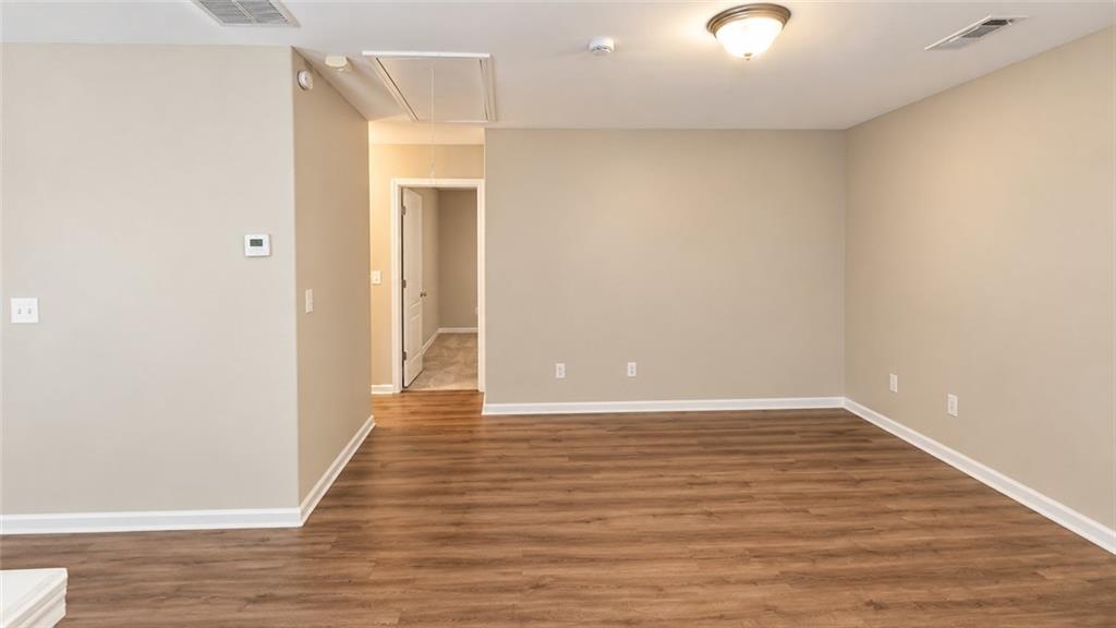 6276 Colonial View Property Photo 15
