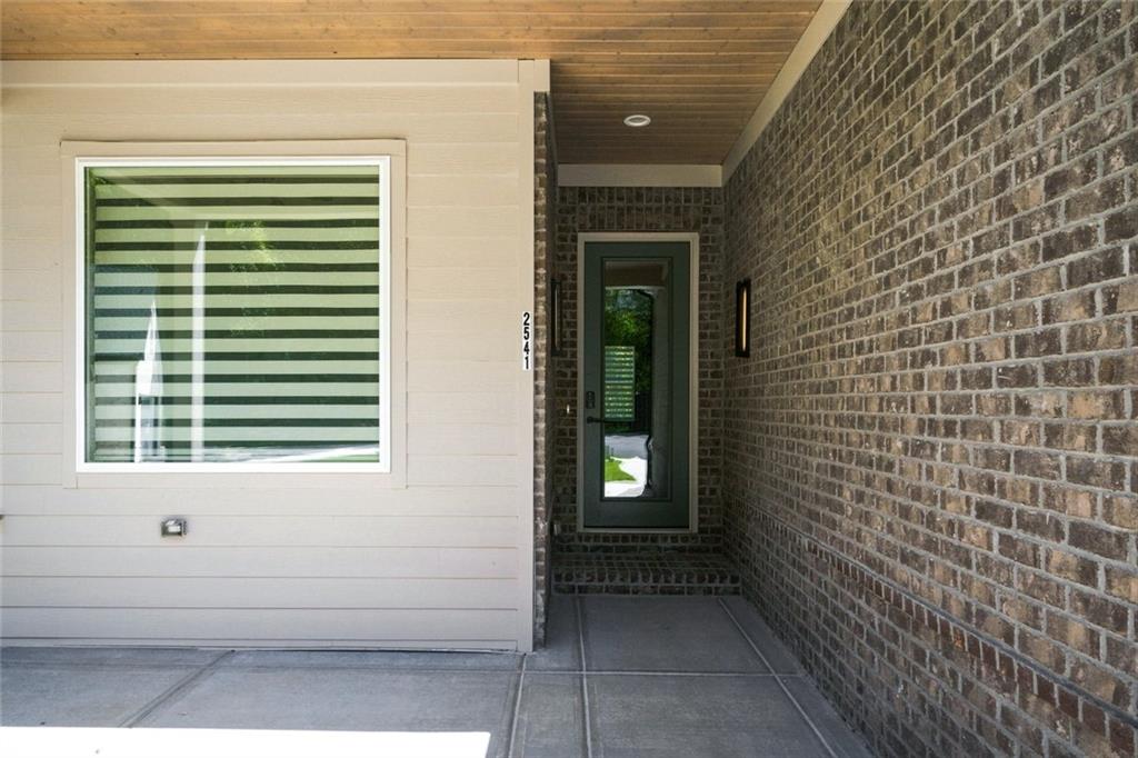 2541 Aniki Bee Drive Property Photo 3