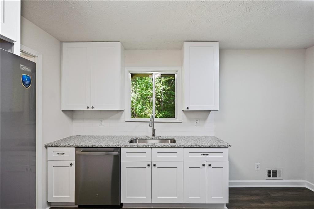 7052 Lodgepole Drive Property Photo 10
