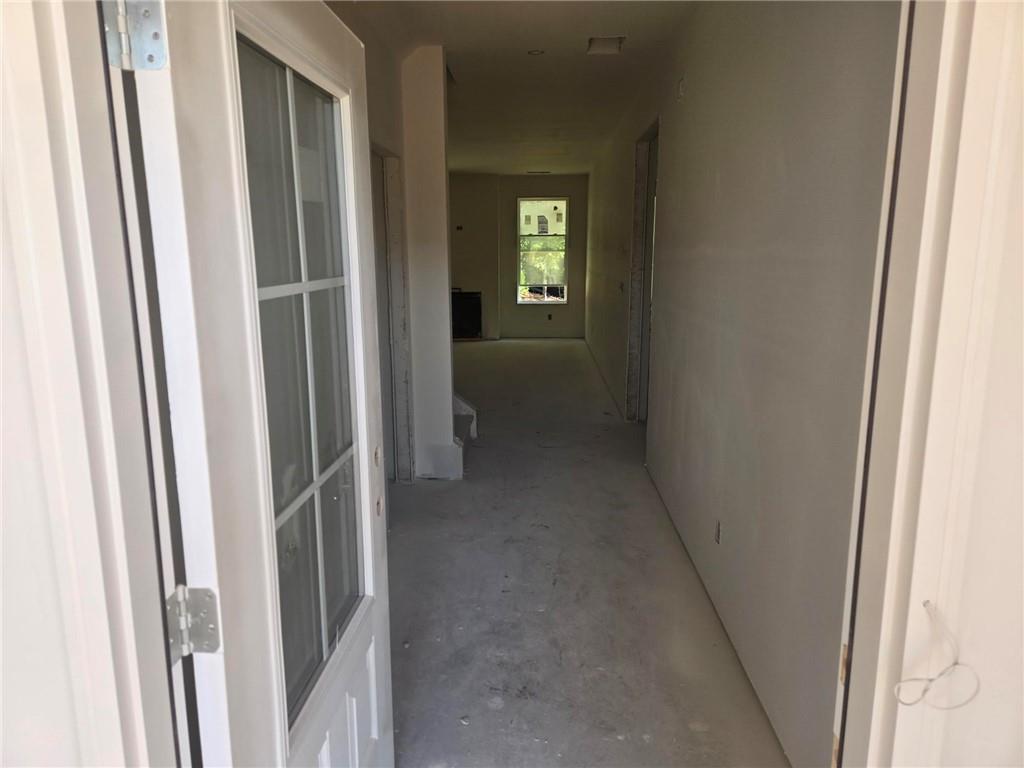1172 Homepark Circle Property Photo 5
