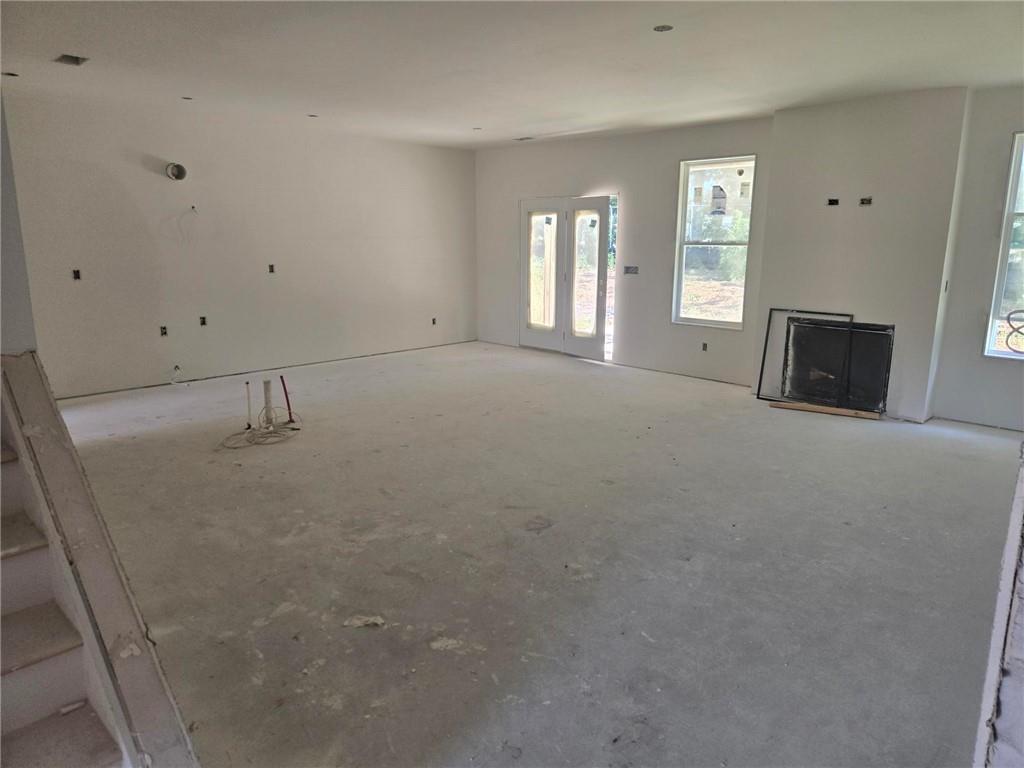 1172 Homepark Circle Property Photo 6
