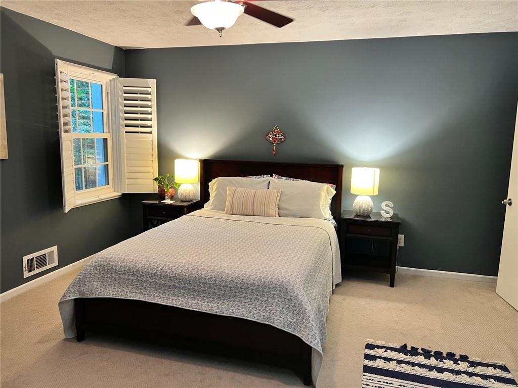 843 Heritage Square Property Photo 7