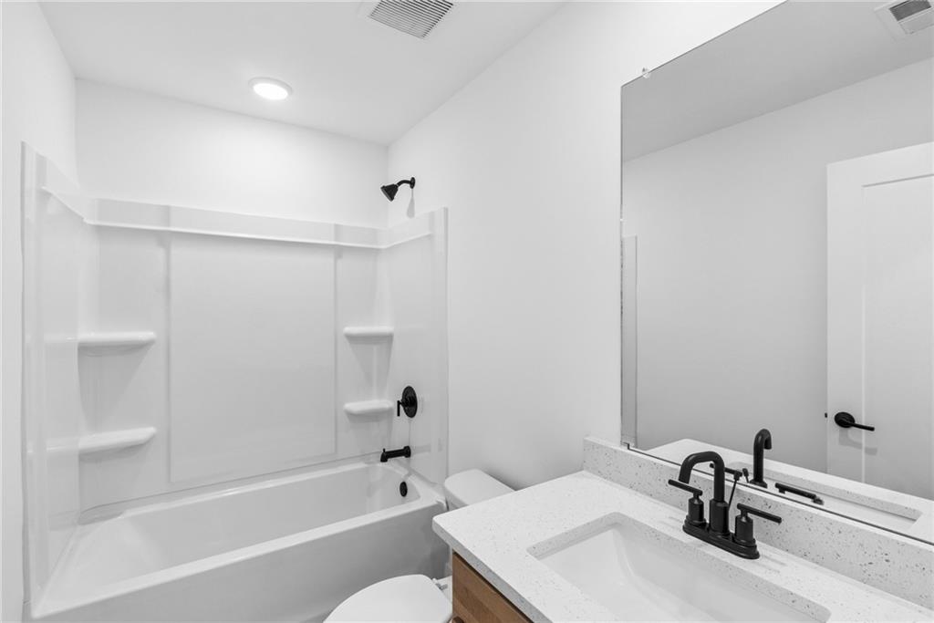 222 Redbud Road Property Photo 15