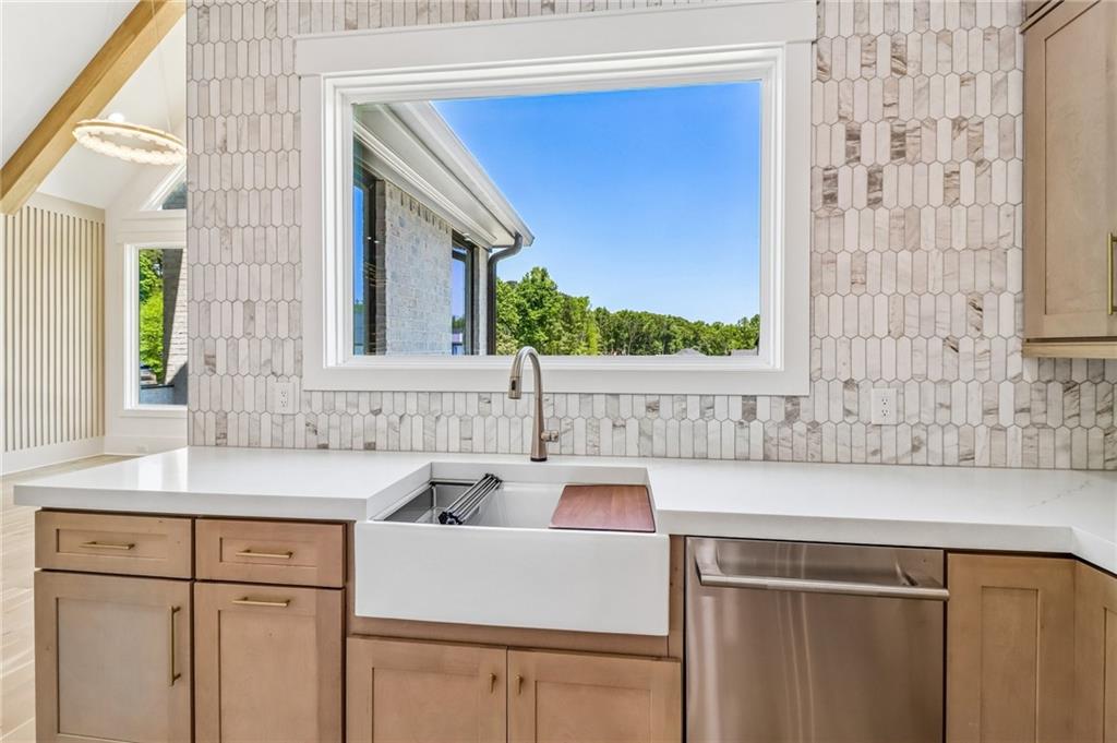 3207 Thompson Mill Rd Property Photo 9