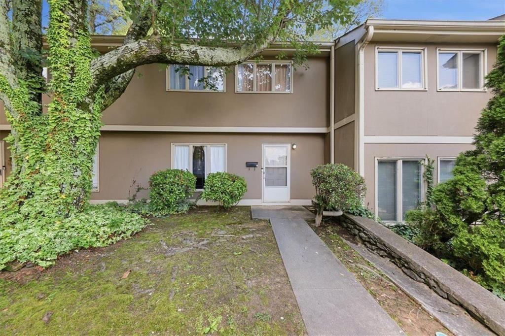 1816 Ashborough Road Se Unit C Property Photo 1