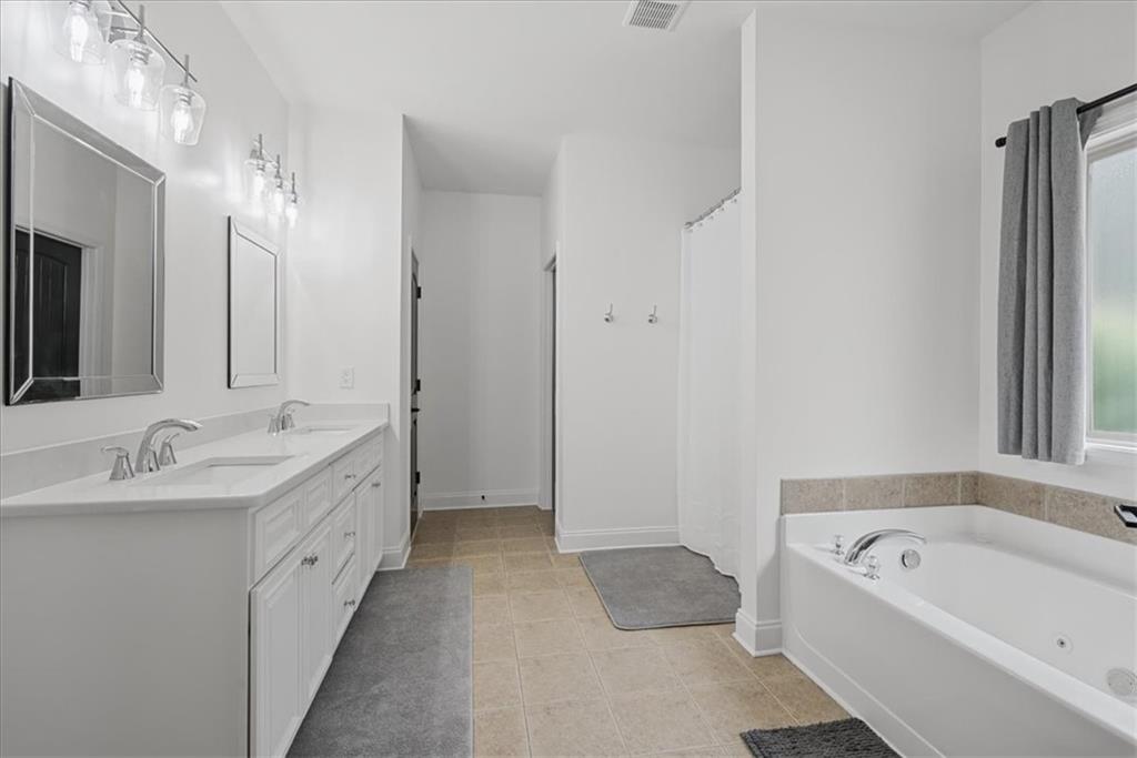 32 Meadow View Glen Property Photo 25