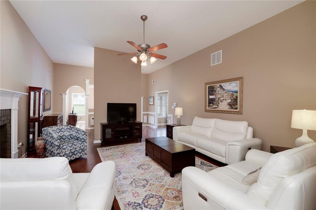 237 Prominent Loop Property Photo 9