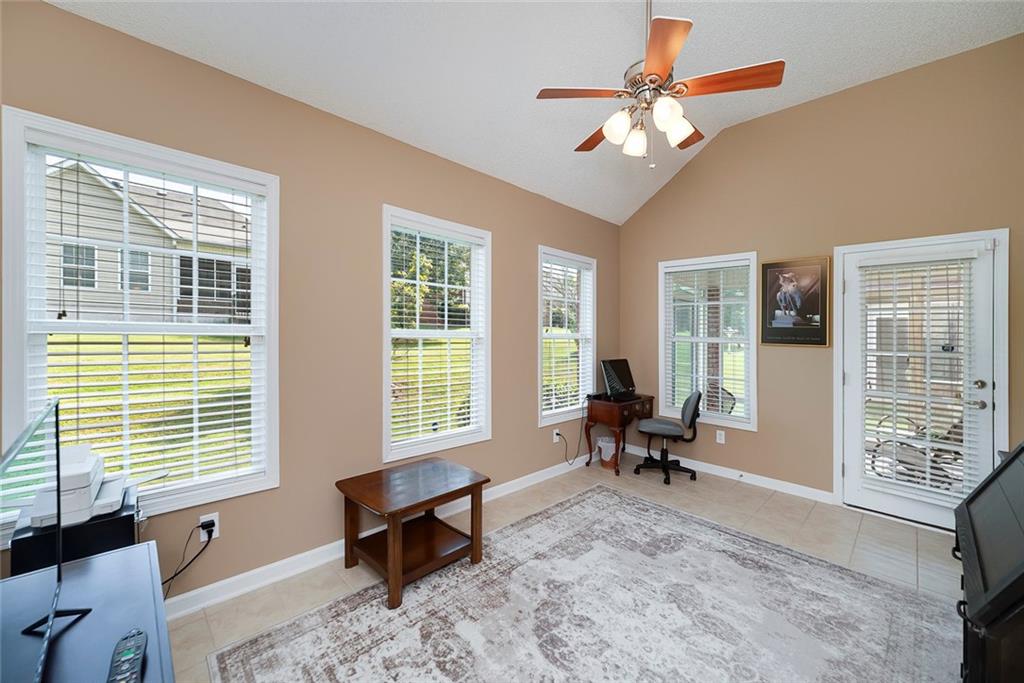 237 Prominent Loop Property Photo 12