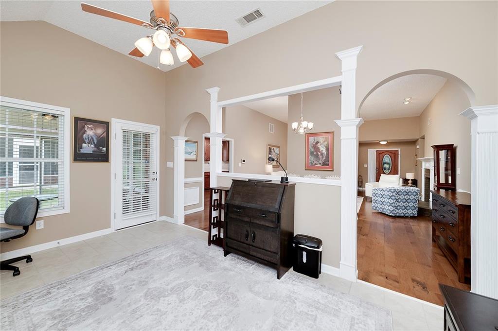 237 Prominent Loop Property Photo 13