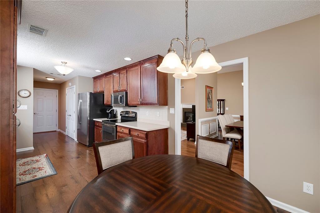 237 Prominent Loop Property Photo 14