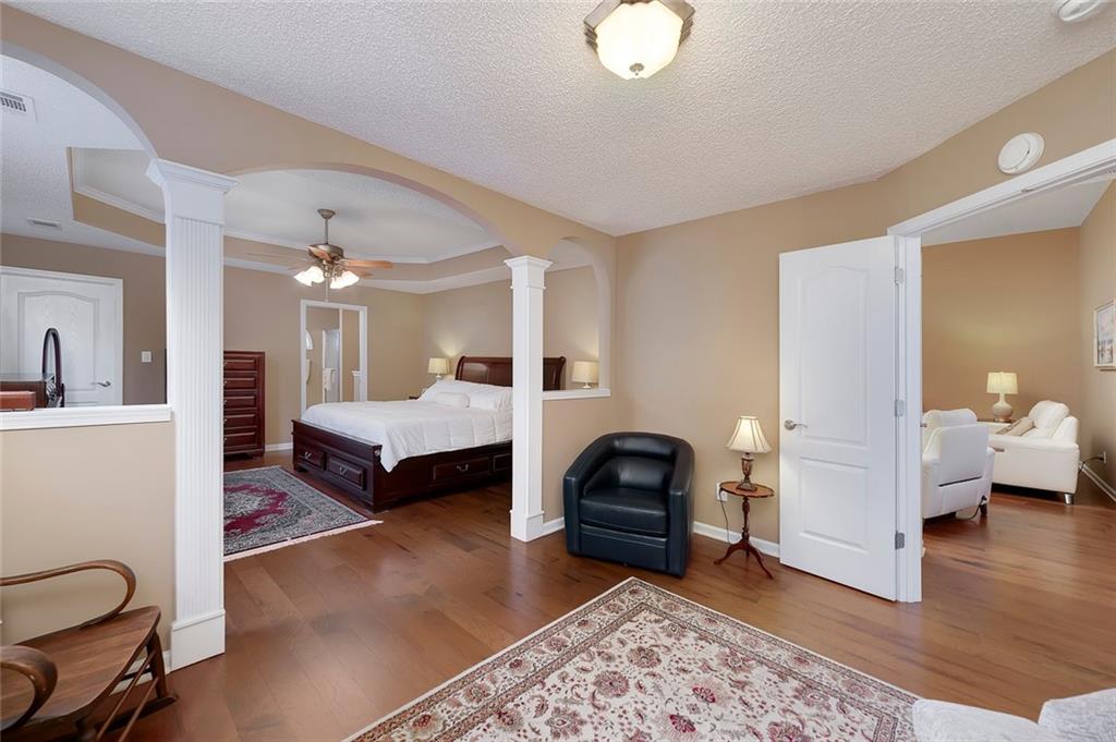237 Prominent Loop Property Photo 20