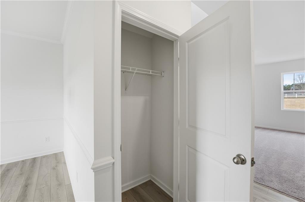 126 Hampton Hollow Drive Property Photo 4