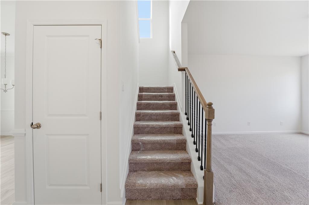 126 Hampton Hollow Drive Property Photo 16
