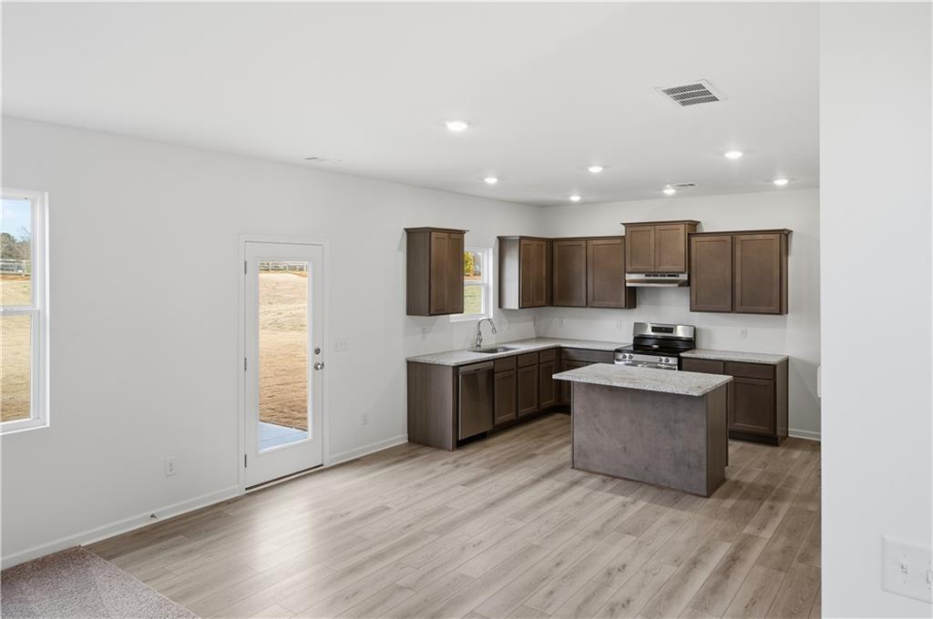 126 Hampton Hollow Drive Property Photo 35