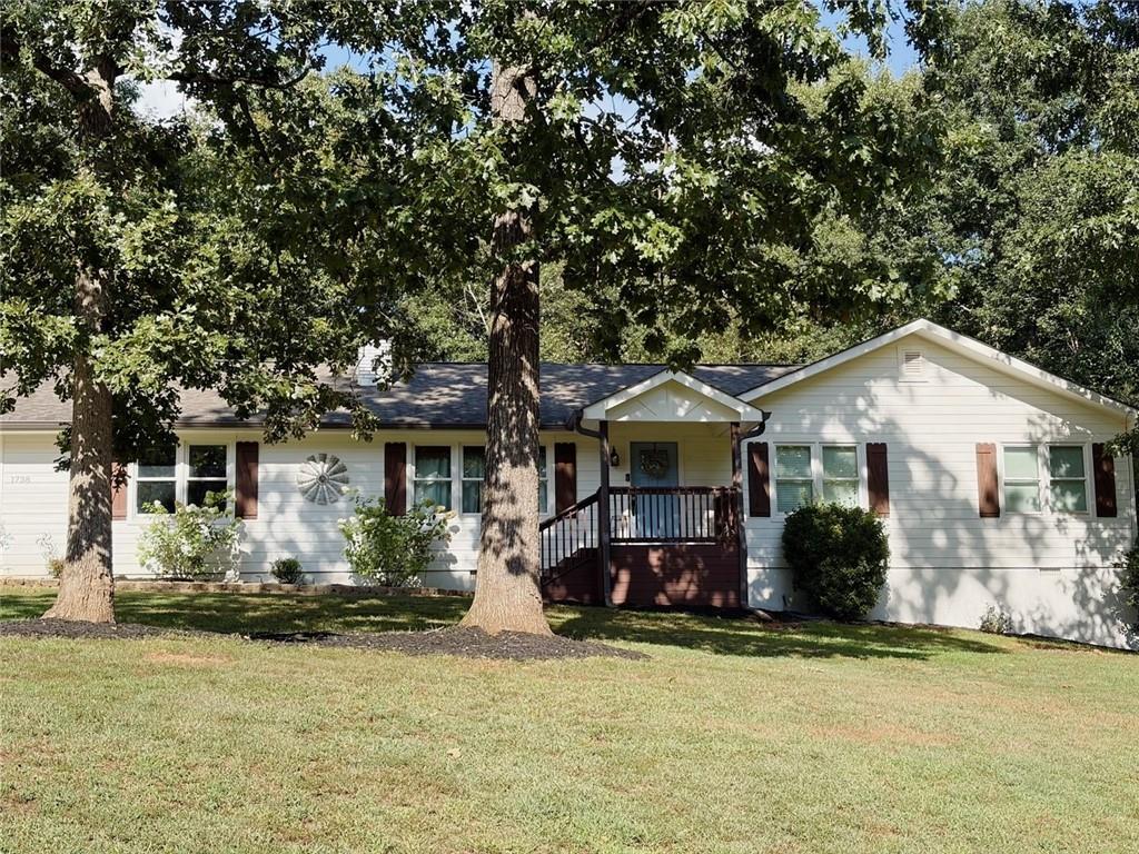 1738 Sandy Court Property Photo 1