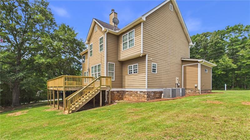450 E End Road Property Photo 13