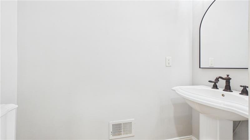 450 E End Road Property Photo 29