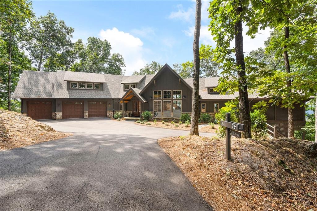 751 Ridgeview Drive Property Photo 1