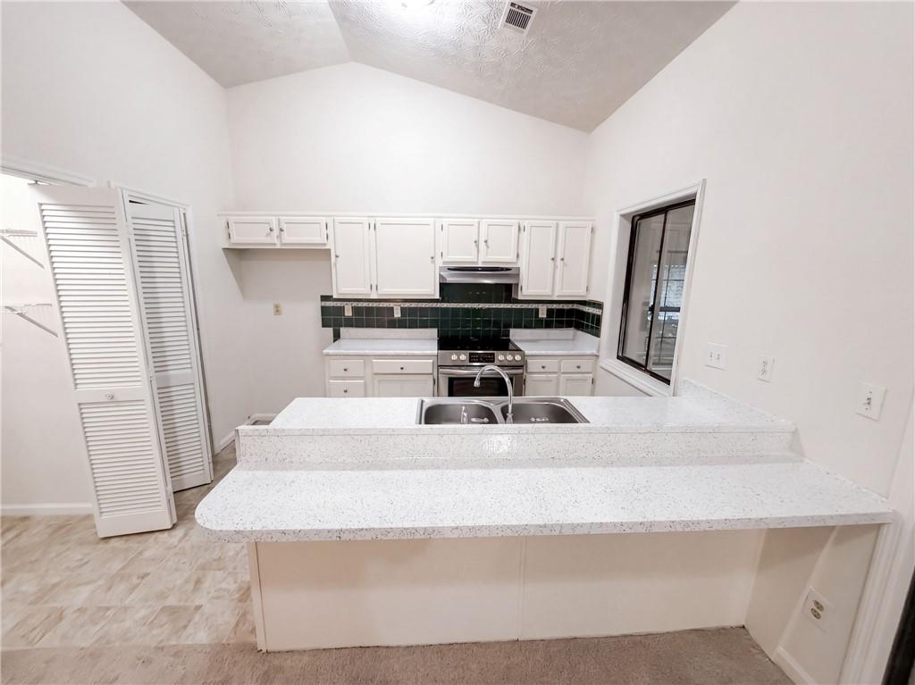 5330 Garvey Drive Property Photo 2