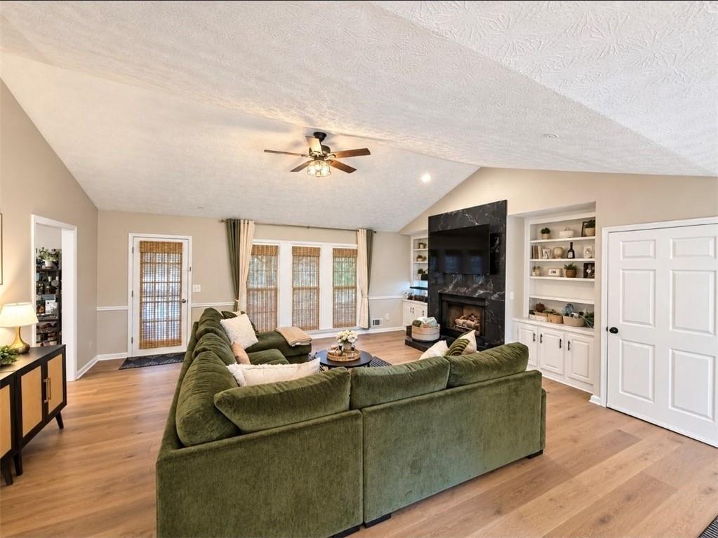 3731 Spring Leaf Lane Property Photo 5