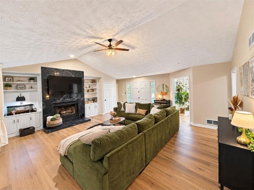 3731 Spring Leaf Lane Property Photo 7