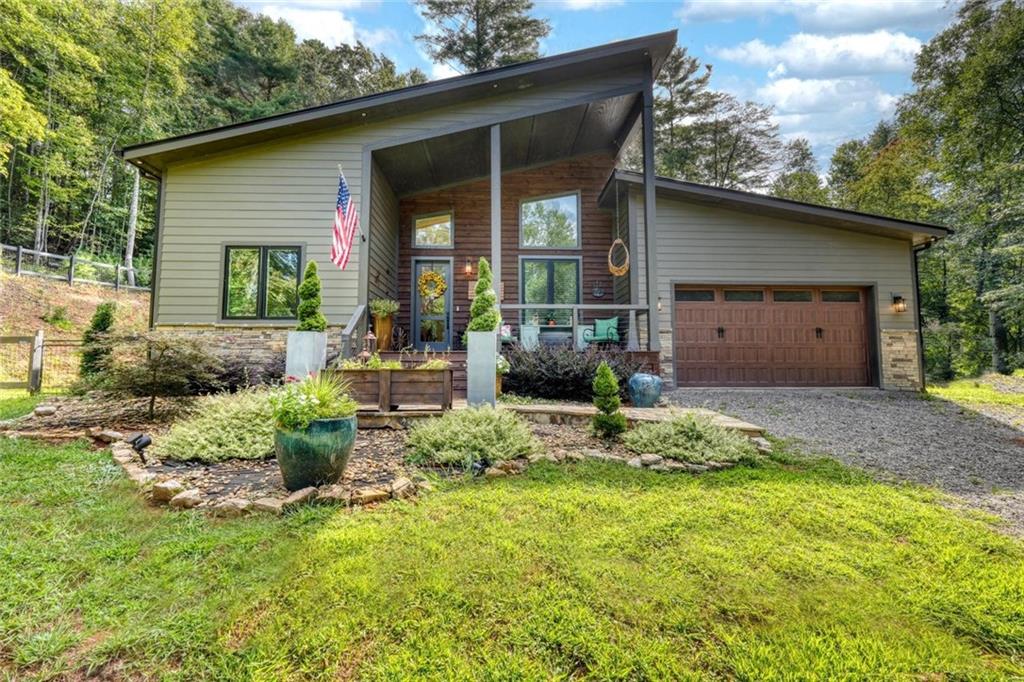 6824 Mountain Laurel Road Property Photo 1