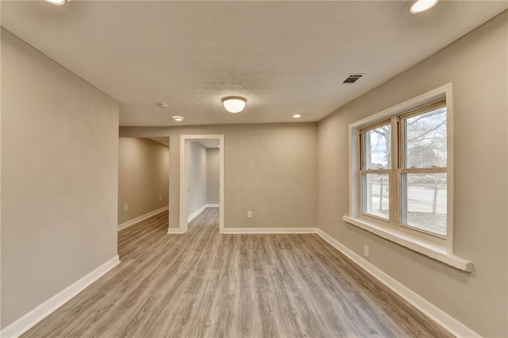 574 Glendale Road Property Photo 4