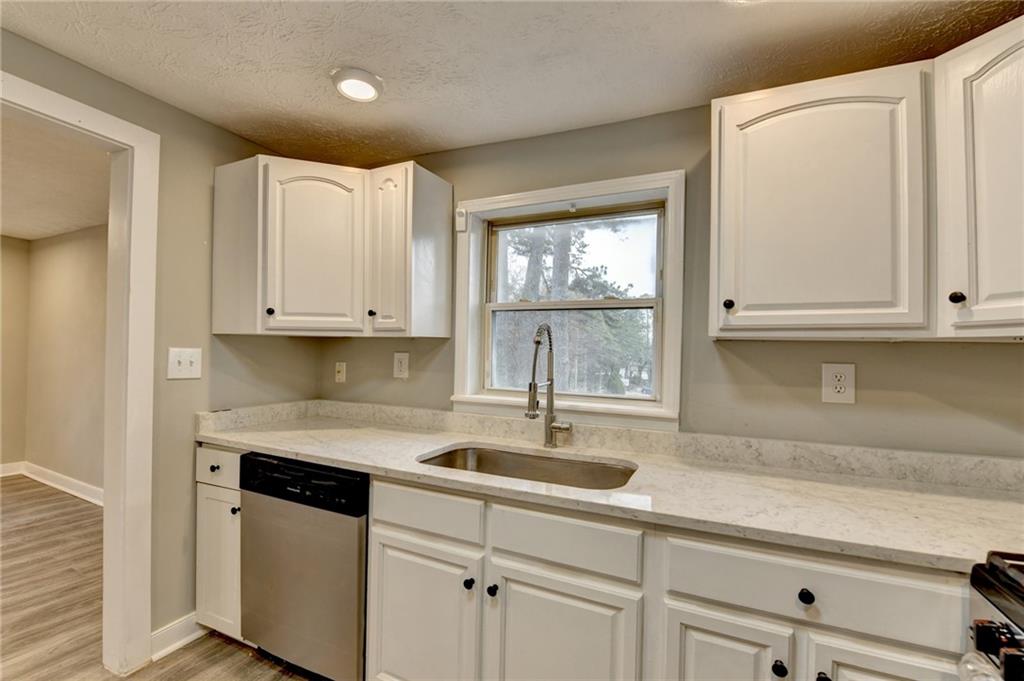 574 Glendale Road Property Photo 14