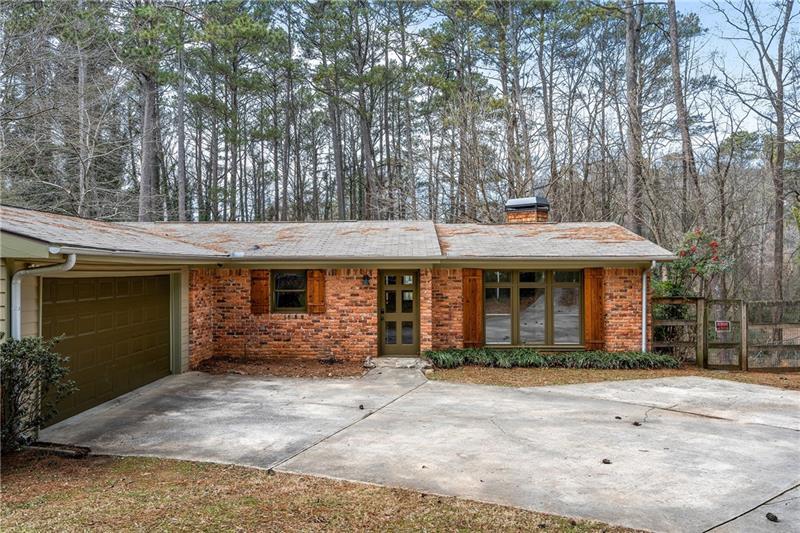 2468 Ridgeway Drive Property Photo 2