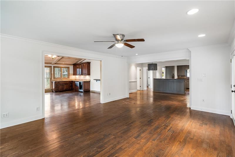 2468 Ridgeway Drive Property Photo 4