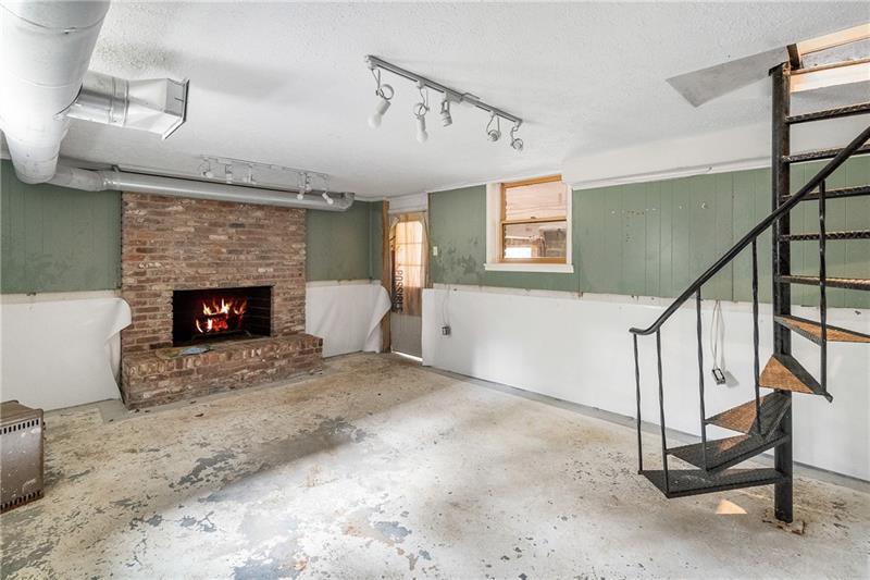 2468 Ridgeway Drive Property Photo 28