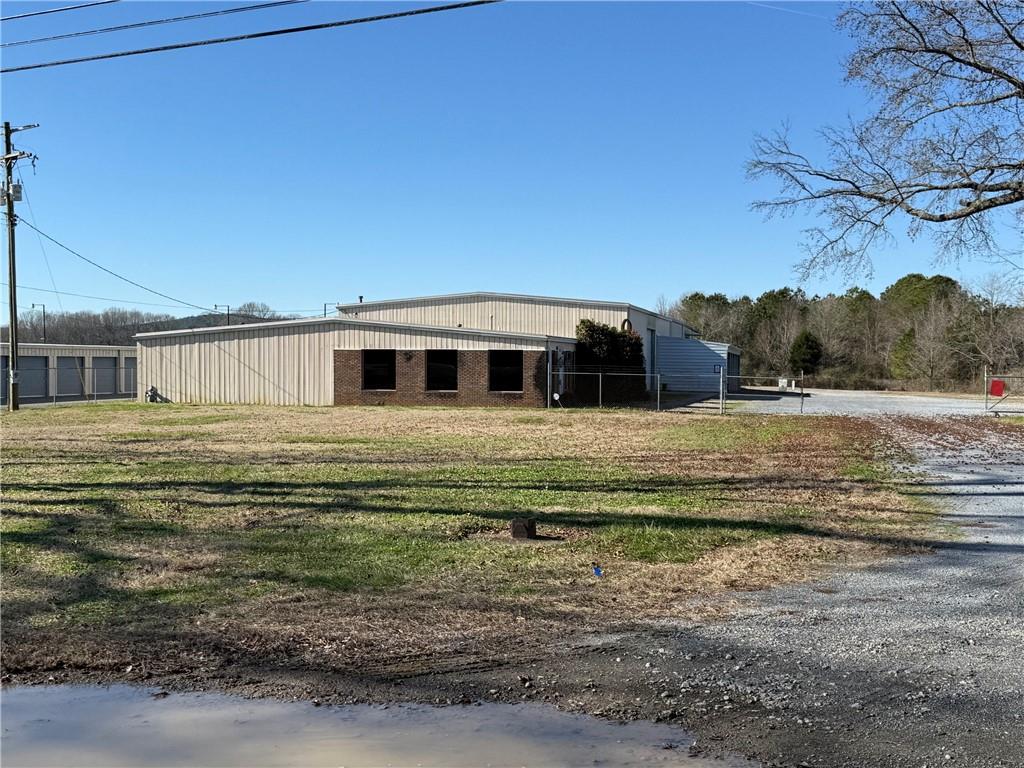 1865 Us 41 Hwy Property Photo 1