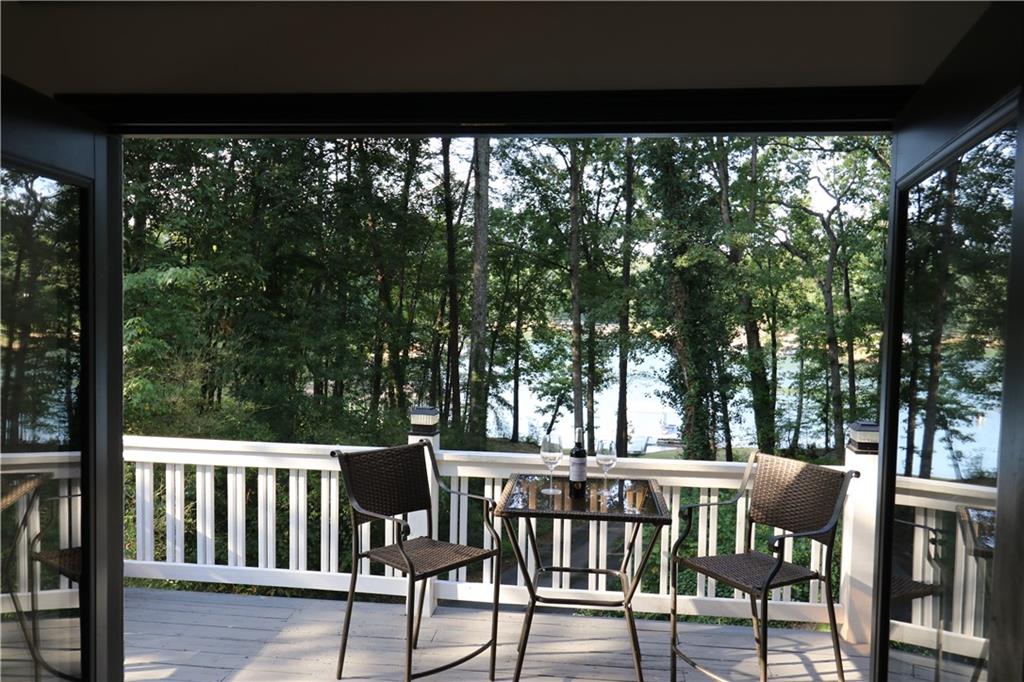 3235 Lakeside Drive Property Photo 9