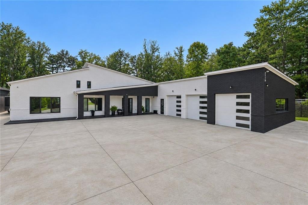 3240 Smithtown Rd Property Photo 1