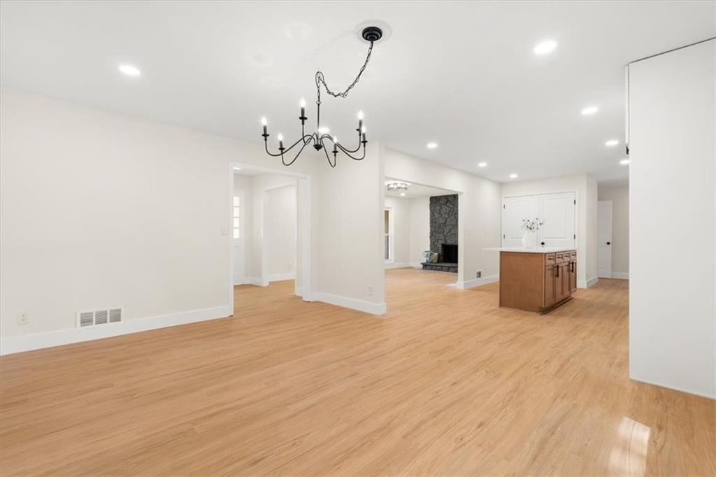 2177 E Chester Circle Se Property Photo 6
