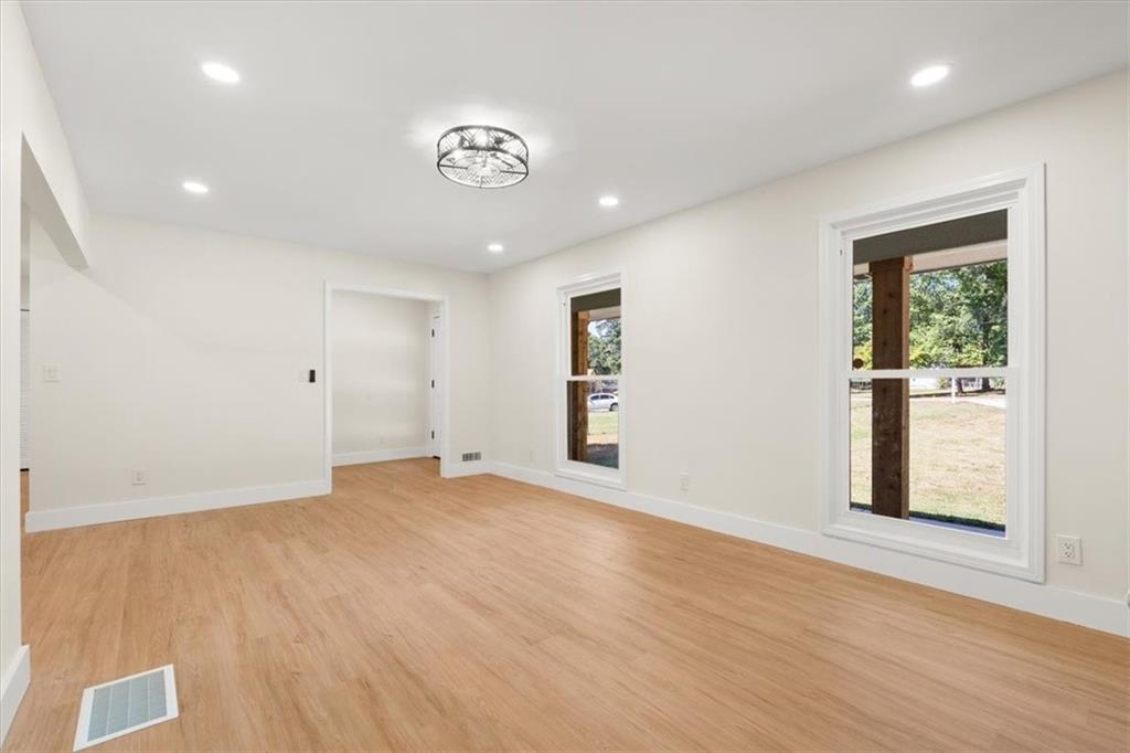 2177 E Chester Circle Se Property Photo 10