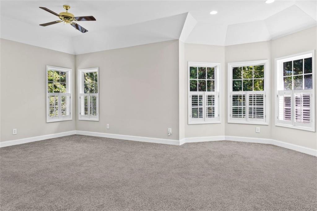 408 Castle Rock Property Photo 24