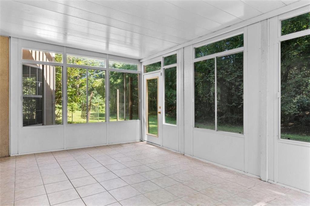 408 Castle Rock Property Photo 44