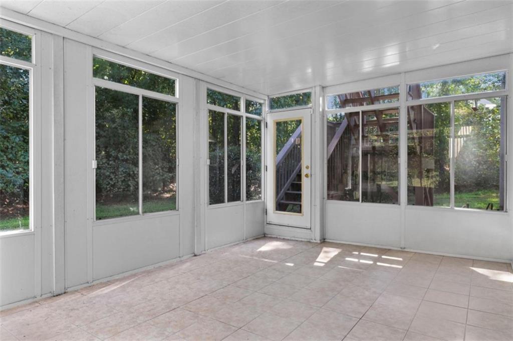408 Castle Rock Property Photo 45